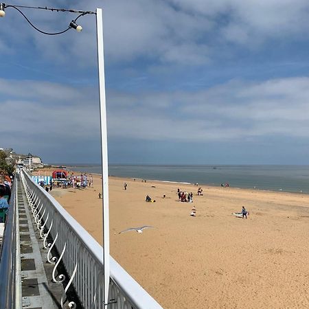Vitamin Sea Residency Herne Bay Exterior photo