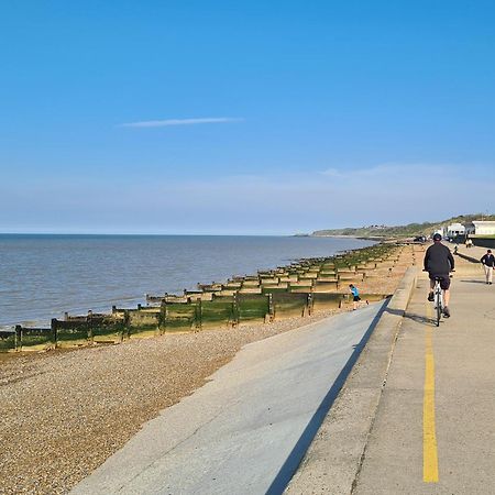 Vitamin Sea Residency Herne Bay Exterior photo