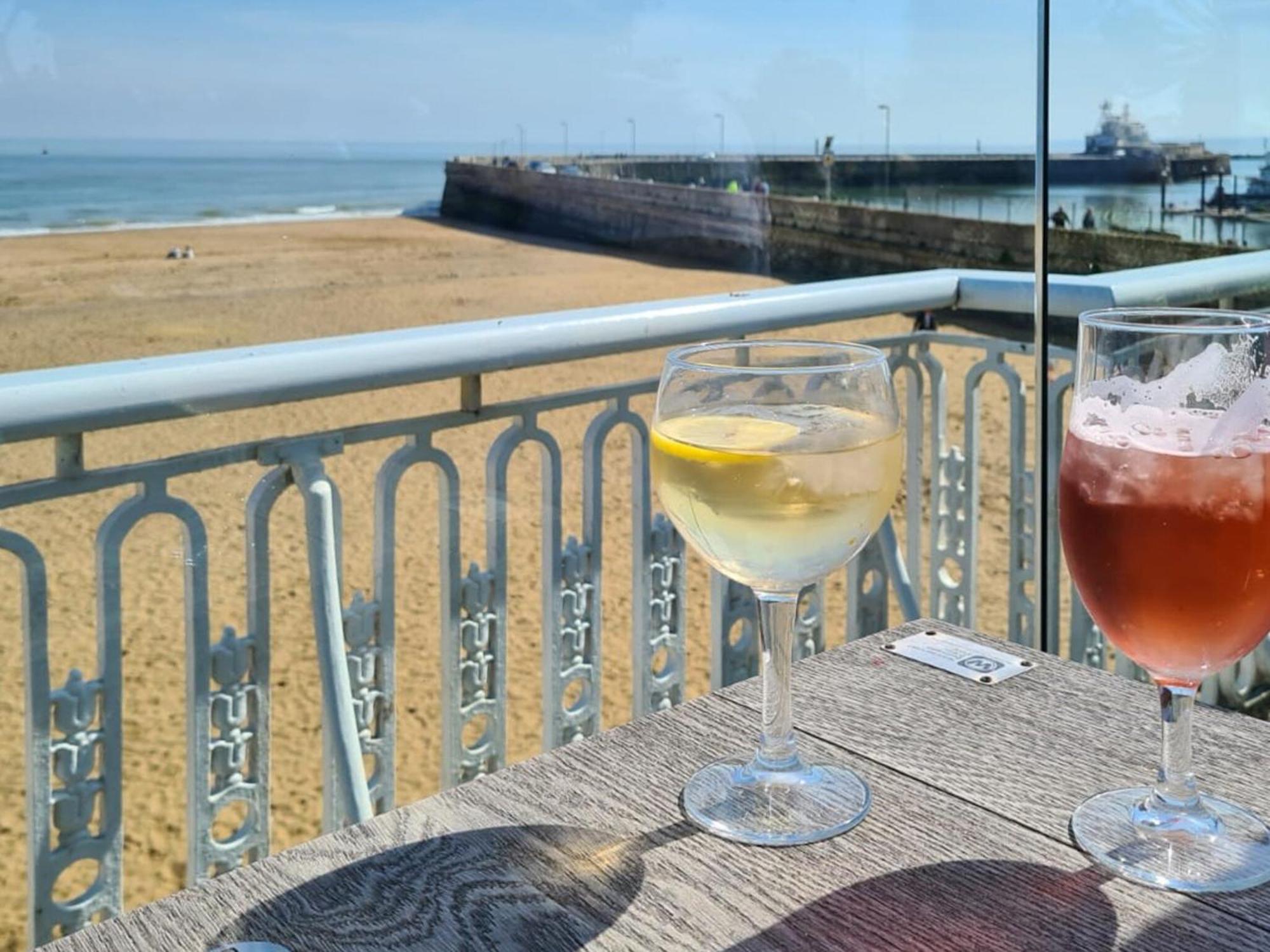 Vitamin Sea Residency Herne Bay Exterior photo