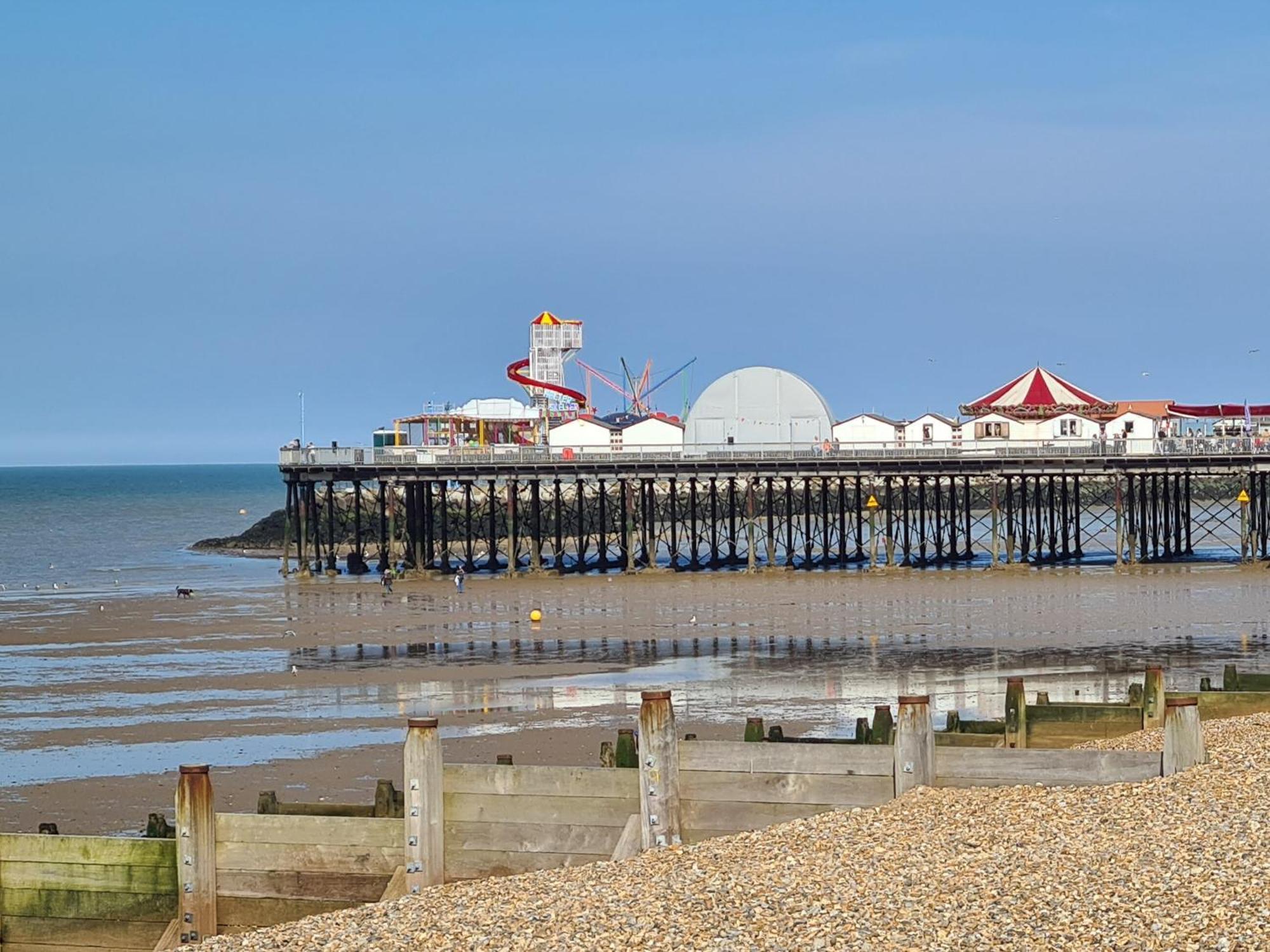 Vitamin Sea Residency Herne Bay Exterior photo