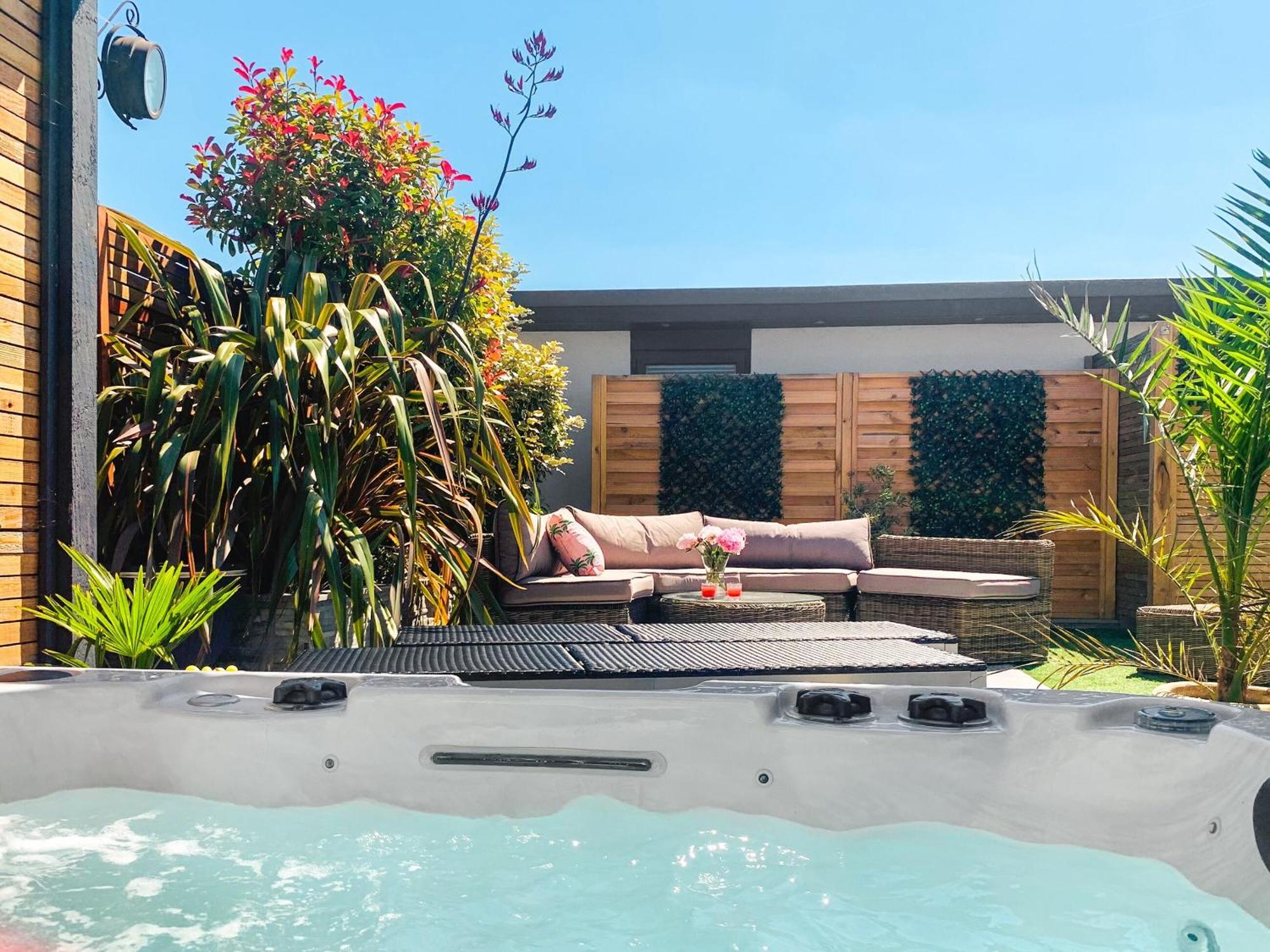Vitamin Sea Residency Herne Bay Exterior photo